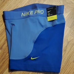Nike Pro Tight Fit Medium